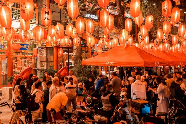 大旗策略 簋街不夜节启幕，周末两天优惠不断